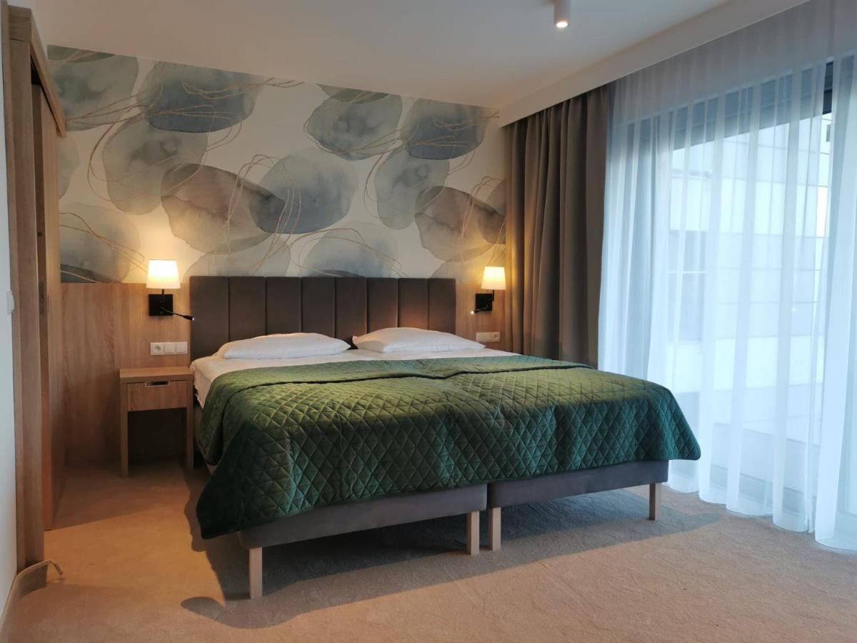 Hotel Skal Medi Spa & Resort ウストロニエ・モルスキエ エクステリア 写真