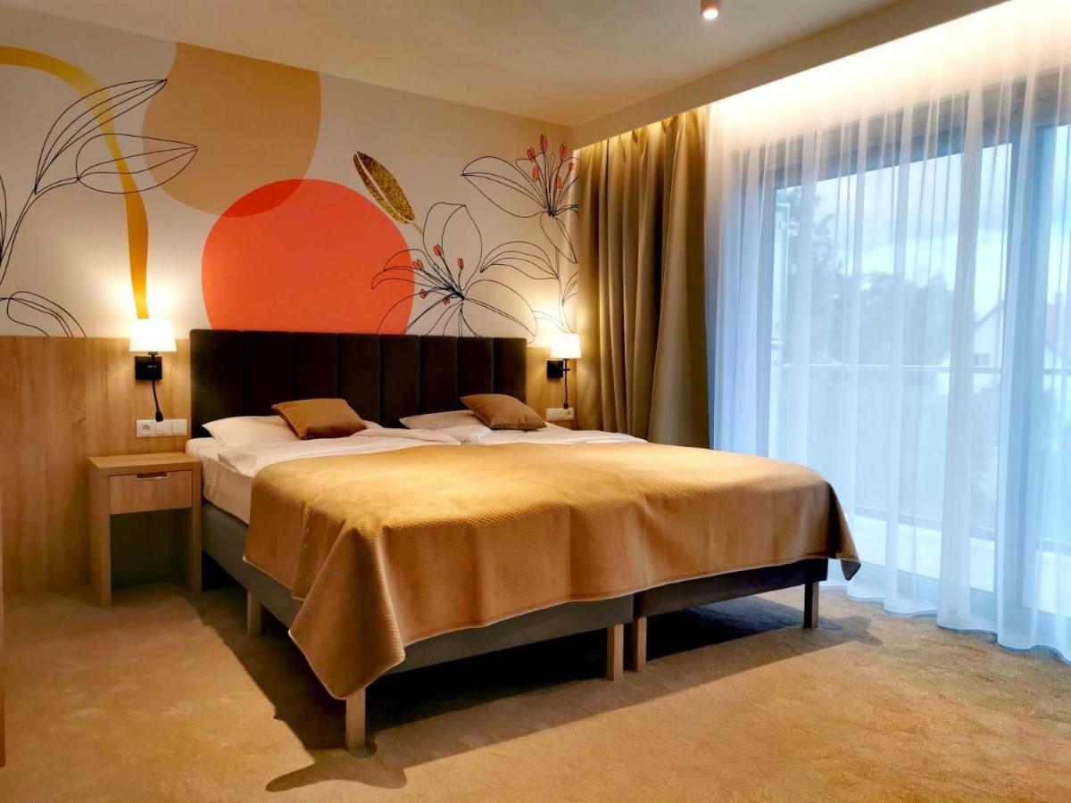 Hotel Skal Medi Spa & Resort ウストロニエ・モルスキエ エクステリア 写真