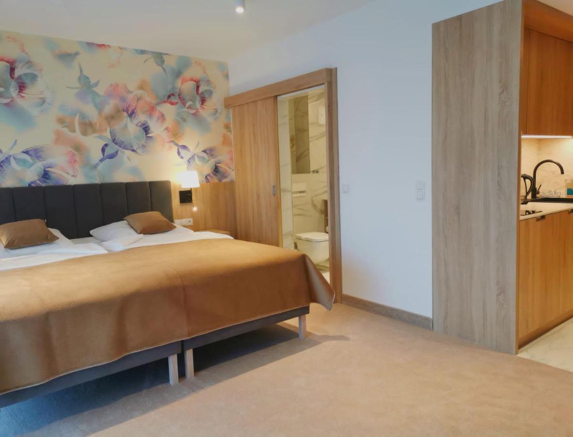 Hotel Skal Medi Spa & Resort ウストロニエ・モルスキエ エクステリア 写真