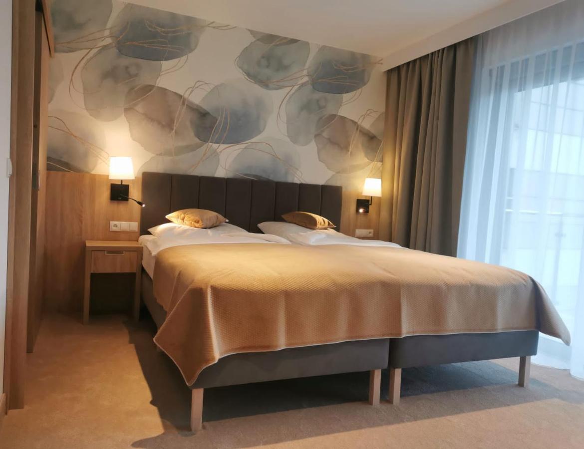 Hotel Skal Medi Spa & Resort ウストロニエ・モルスキエ エクステリア 写真