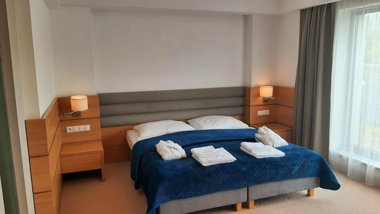 Hotel Skal Medi Spa & Resort ウストロニエ・モルスキエ エクステリア 写真