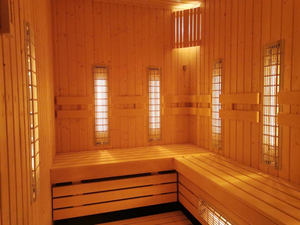 Hotel Skal Medi Spa & Resort ウストロニエ・モルスキエ エクステリア 写真