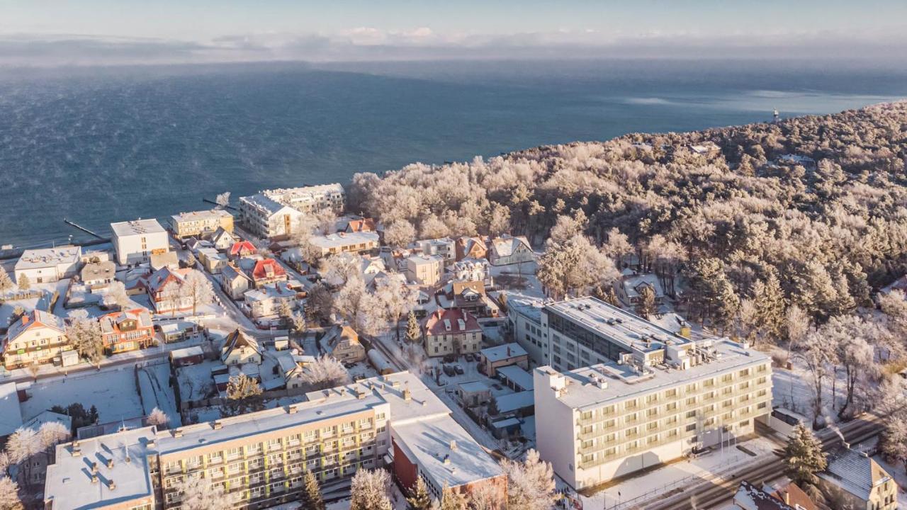 Hotel Skal Medi Spa & Resort ウストロニエ・モルスキエ エクステリア 写真