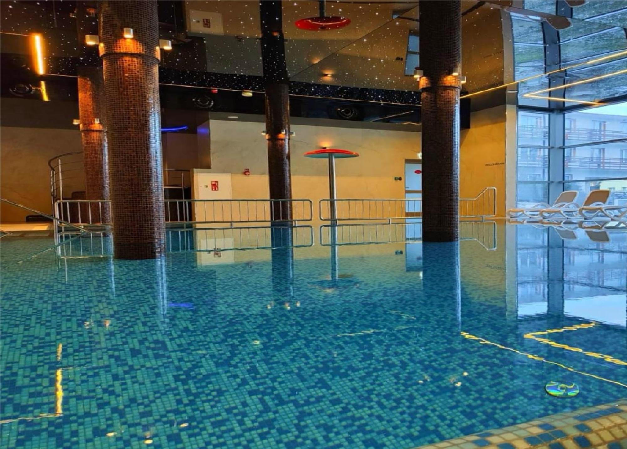 Hotel Skal Medi Spa & Resort ウストロニエ・モルスキエ エクステリア 写真