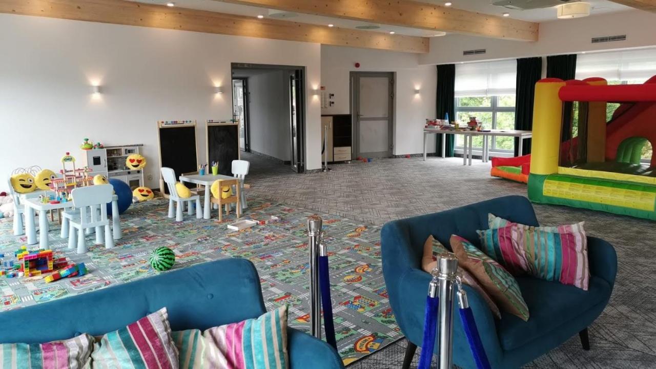 Hotel Skal Medi Spa & Resort ウストロニエ・モルスキエ エクステリア 写真