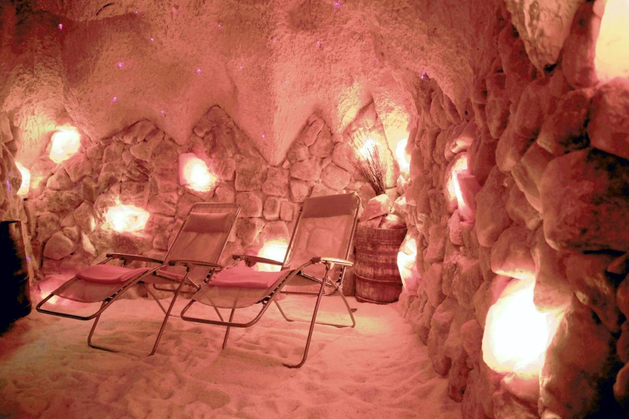 Hotel Skal Medi Spa & Resort ウストロニエ・モルスキエ エクステリア 写真