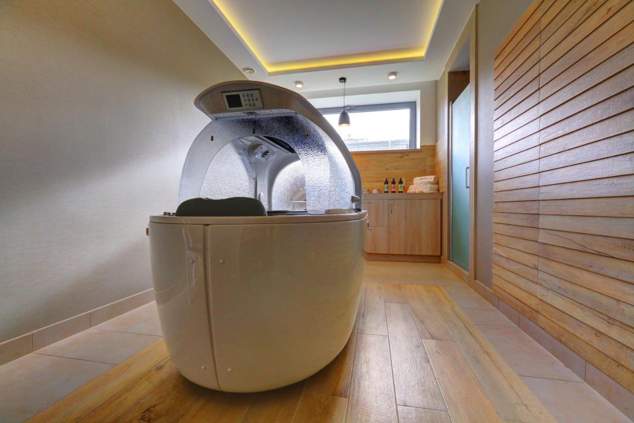 Hotel Skal Medi Spa & Resort ウストロニエ・モルスキエ エクステリア 写真