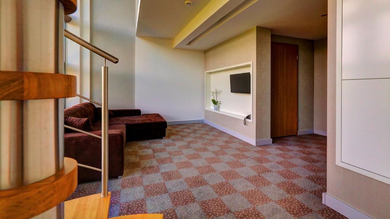 Hotel Skal Medi Spa & Resort ウストロニエ・モルスキエ エクステリア 写真